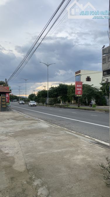 KHU PHỐ VEN SÔNG HOÀI - HỘI AN- KINH DOANH ĐỈNH