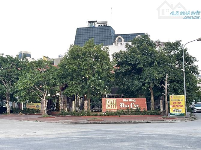 375m2 đất Lô 3D Lê Hồng Phong gần Khánh Hội - Ngang 15m - Đường 40m