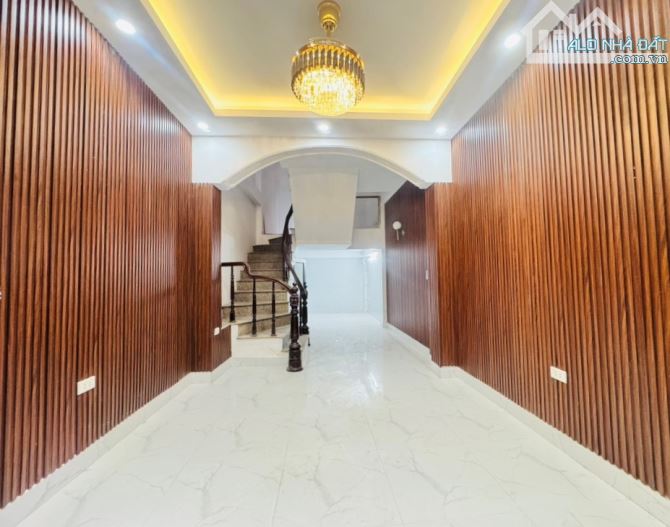 BÁN THỊNH LIỆT, HOÀNG MAI, TRUNG TÂM HOÀNG MAI, Ô TÔ ĐỖ CỬA, 5 TẦNG X 36M2- 8.85TỶ(CTL)