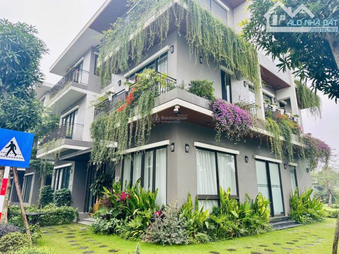 BÁN BIỆT THỰ SONG LẬP TẠI ECOPARK ĐỐI DIỆN CÔNG VIÊN