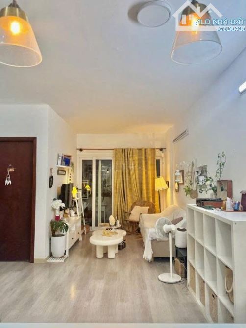 Cho thuê căn hộ Oriental Apartment , 2PN, 2WC, Full Nội Thất Giá: 16.5 Triệu , bao phí