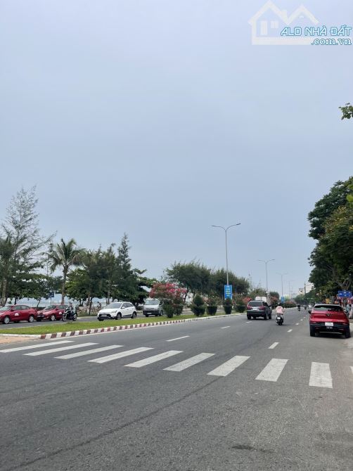 ⸻  🌊🌟SIÊU PHẨM MẶT BIỂN NGUYỄN TẤT THÀNH – 250M2 – VIEW TRIỆU ĐÔ – GIÁ CHỈ 32 TỶ🌟🌊  🏖