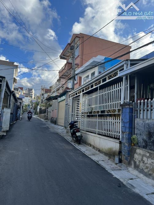 Bán nhà 142m2 đường Ngô Thì Nhậm - P4 - Đà Lạt