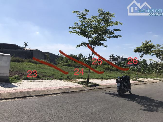 ĐỐI DIỆN ĐẤT THƯƠNG MẠI DỊCH VỤ - LÔ ĐẤT HƯỚNG TÂY CÁCH LÊ THÁNH TÔN 30M