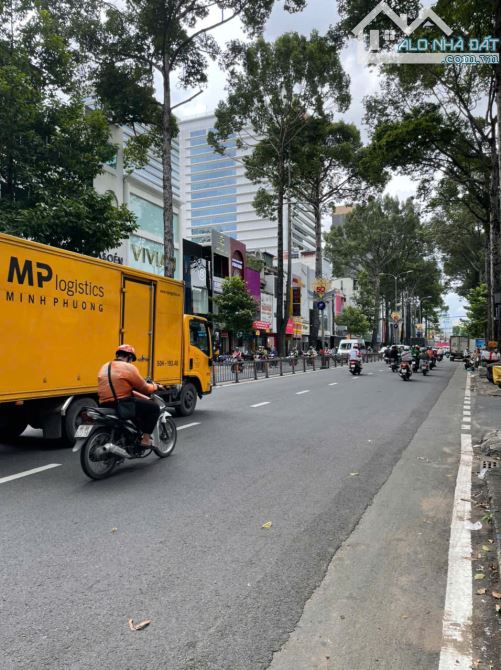 Bán siêu phẩm mặt tiền đường 3/2 ngay Hà Đô Centrosa Q10. DT 4.2x27m giá 40 tỷ