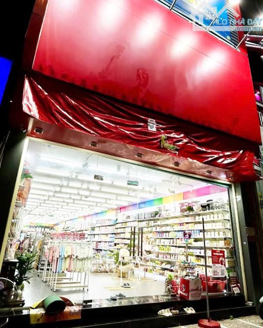 CHO THUÊ NHÀ VỊ TRÍ SIÊU ĐẸP - MT NGUYỄN THỊ MINH KHAI Q3 5.5*20M GIÁ CHỈ 60TR/THÁNG