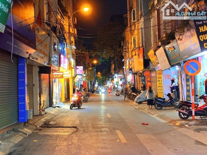 Hoàng Cầu, Đống Đa 115m2, MT 6m, Vỉa hè, Ô tô, KD, 2 thoáng, nhỉnh 33 tỷ.