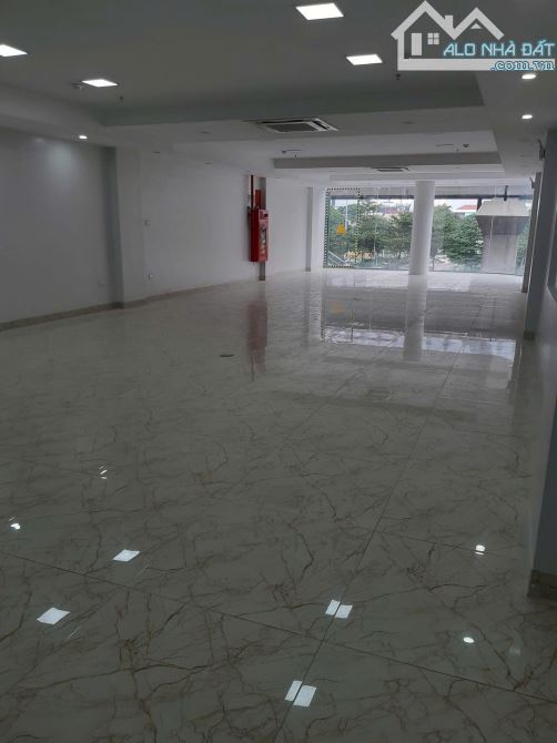 Bán mặt phố Đặng Thùy Trâm 85M mặt tiền rộng kinh doanh giá rẻ