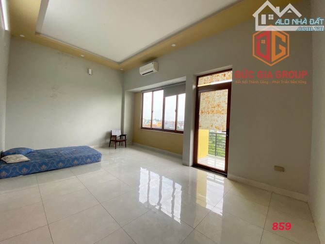 Cho thuê căn hộ 2PN có đầy đủ nội thất toà nhà mặt tiền đường Phan Trung
