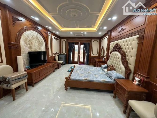 Bán biệt thự đường Phạm Phú Thứ - ngay c/c Bảy Hiền Tower, DTCN: 214.4 m2 giá 43.9 tỷ TL