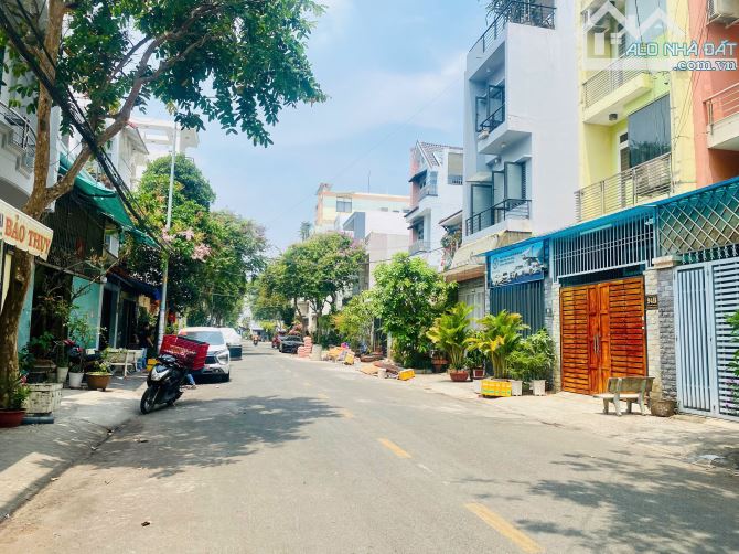 Bán Nhà Mặt Tiền Đỗ Bí dt 4.1x18.5 Nhà 3.5 Tấm Giá 9.7 tỷ