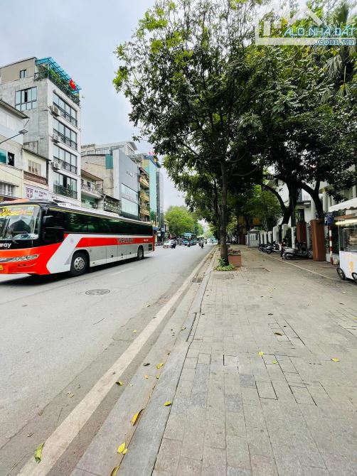 BÁN ĐẤT MẶT PHỐ NGUYỄN THÁI HỌC - BA ĐÌNH 250m2 - MT 7m - 185 TỶ - XÂY CAO TẦNG CỰC CHẤT