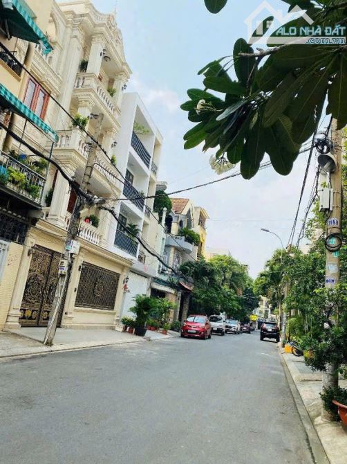 (DUY NHẤT) Bán lô căn đất góc biệt thự Đ. Nguyễn Minh Hoàng trung tâm K300, giá chỉ 31 tỷ