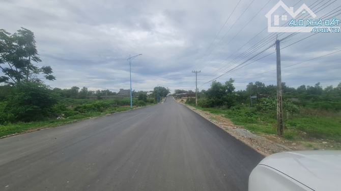 bán đất 8x56 nở hậu 9m MT lý nam đế, Tân Phước, Thị Xã LaGi, BÌnh Thuận .Giá 2,3 tỷ