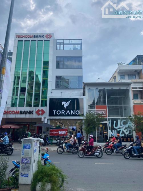 Góc 2MT Phan Đăng Lưu, Bình Thạnh - 9x30m - 2 tầng - HĐT 200 triệu - giá 60 tỷ