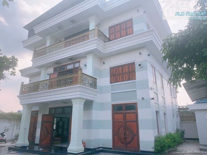 GIẢM SỐC 11TỶ,CHỦ GẤP BÁN BIỆT THỰ QUẬN 9 SIÊU ĐẸP,DT627M CHỈ 39TỶ THƯƠNG LƯỢNG