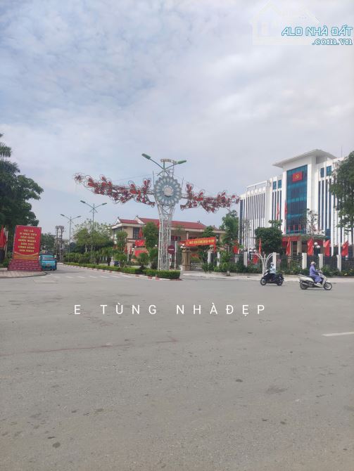 NGÕ Ô.TÔ TRÁNH, LÔ GÓC. 36M. NHỈNH 5 TỶ.NGỌC HỒI-THANH TRÌ.