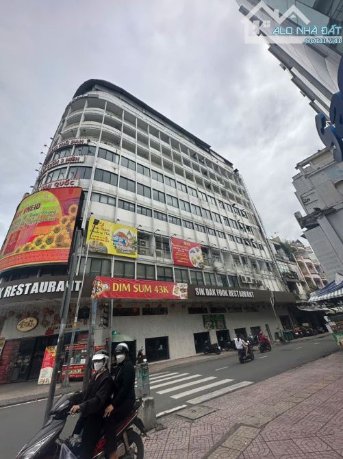 Building 10 tầng góc 2 Mặt tiền Châu Văn Liêm - Trần  Hưng Đạo, HĐT net 30000 USD/tháng
