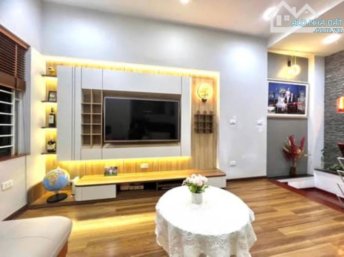 MỄ TRÌ, LÔ GÓC, NHÀ DÂN XÂY, Ô TÔ ĐẬU CỬA, FULL NỘI THẤT, 40M2*5T, GIÁ 7.90 TỶ