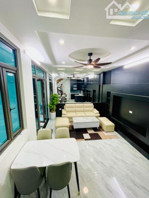 RẤT GẤP🌻Nhà đẹp Xã Đàn, ở ngay, cho thuê đắt khách- 42m2 - 3 Ngủ- 5 Tầng - 8.1tỷ -50m ra