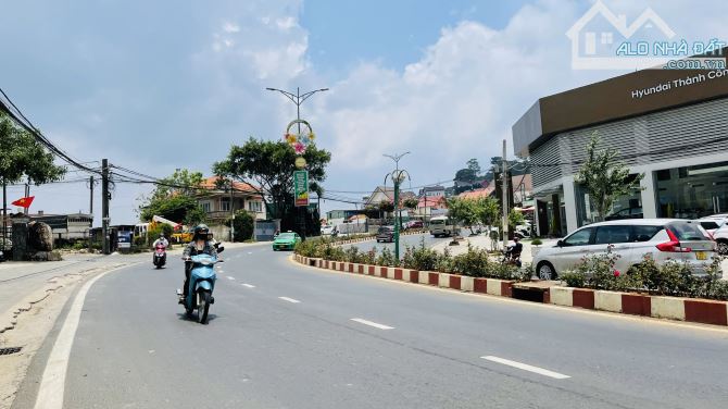 Cần bán Villa view Siêu Đẹp, DT 12x 19 mét, thung lũng cá đường Đặng Thái Thân, Đà Lạt