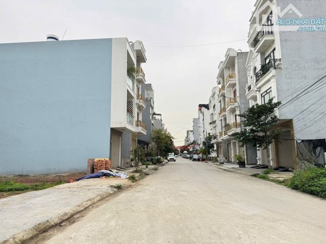 ☘️chính chủ gửi bán  Đất lô 15 Lê Hồng Phong sau Sở Tài Chính.