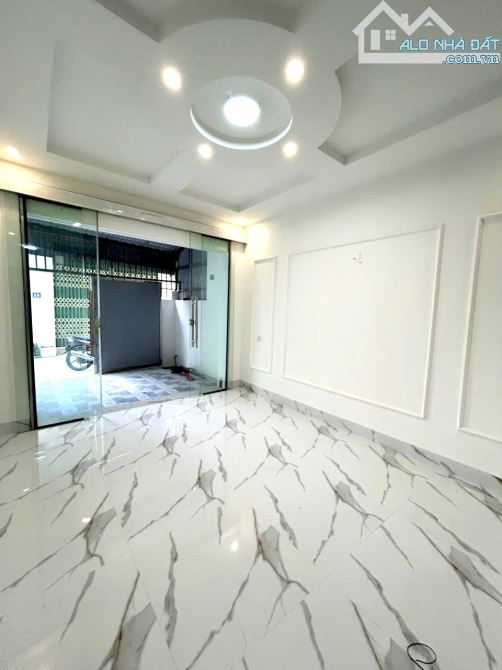Bán nhà trong ngõ đường Lộc Vượng otô đỗ cửa