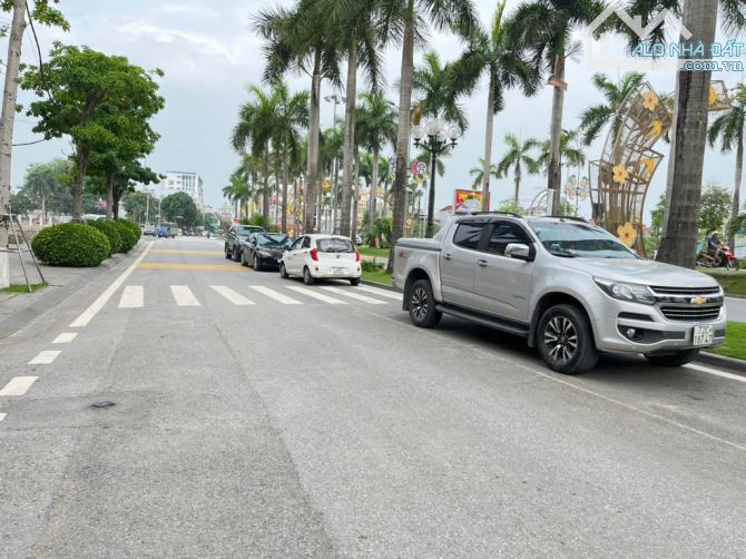 💥💥 HIẾM, BÁN ĐẤT TẶNG NHÀ C4 SẴN Ở - PHỐ CAO LỖ-  TRUNG TÂM ĐÔNG ANH  - 123M2- MẶT TIỀN