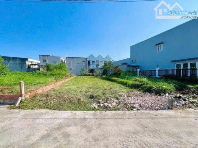 Bán Lô Đất Thổ Cư 234m2 Mặt Tiền Siêu Đẹp Giữa Trung Tâm Thị Trấn Bến Lức