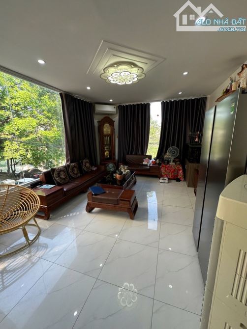 Nhà đẹp mặt tiền bề thế, ngõ nông thẳng tắp, 20m ô tô qua lại, 43m2, nh.ỉnh 7 tỷ