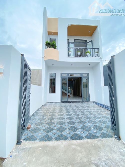 CẦN BÁN CĂN NHÀ LẦU GIÁP BỆNH VIỆN DA LIỄU TRẢNG DÀI