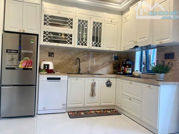 CẦN BÁN CĂN NHÀ MỚI HOÀN THIỆN, CÓ THANG MÁY. P8. ĐÀ LẠT.