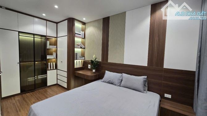 NHÀ VĂN CHƯƠNG - ĐỐNG ĐA - 5 TẦNG THANG MÁY - 2 MẶT THOÁNG