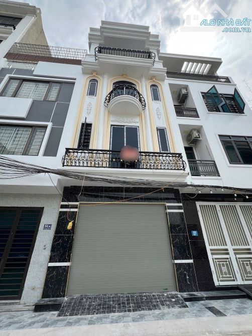 Nhà xây mới độc lập từ móng oto vào nhà và đỗ cửa 2 ,3 chiếc , tại khu phố tây Văn Cao