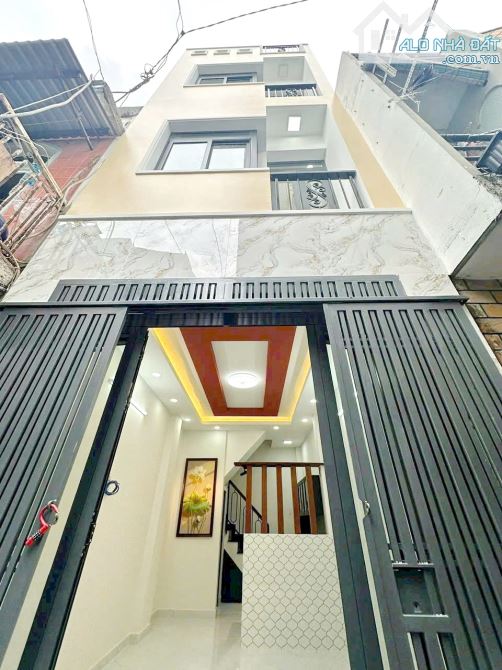 Bán nhà nhỏ 2 lầu hẻm Âu Dương Lân Phường 3 Quận 8