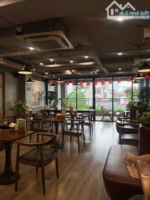TOÀ NHÀ ĐỈNH!phố Đội Cấn- ô tô tránh-vỉa hè-110m2*10 tầng thang máy, Giá 74 tỷ