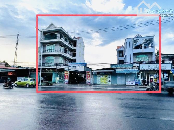 Cần tiền bán gấp mặt tiền Tỉnh lộ 52 gần vòng xoay Hoà Long, TDT: 1.426m2 - Giá bán: 30 tỷ