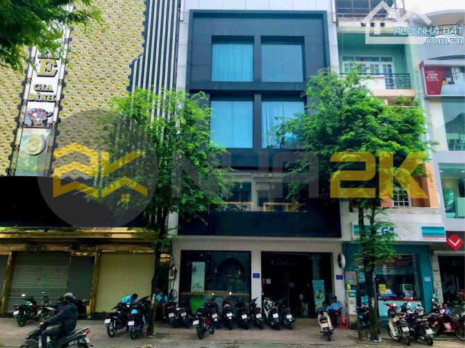 Bán nhanh nhà MT Lê Thị Riêng, Q.1, 6x20m, Trệt + 3 Lầu - HĐT: 110 triệu, giá 35 tỷ