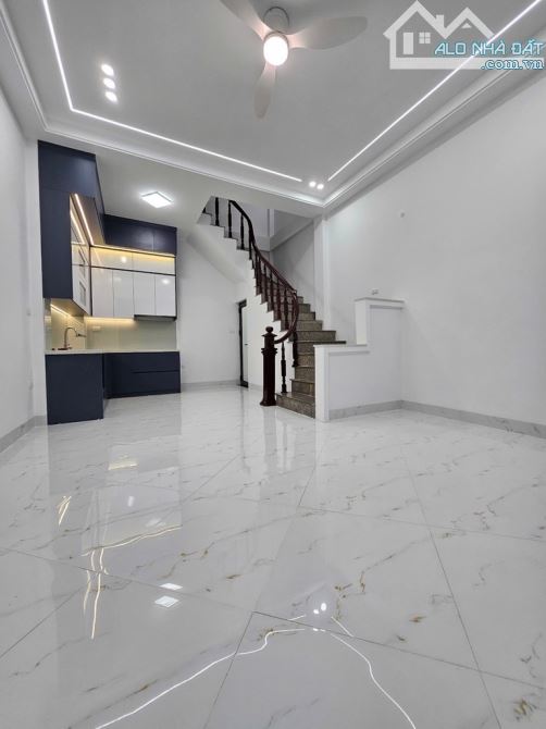 Trung Tâm Mỗ Lao: 42m*5tầng lô góc, 3 thoáng full nội thất, gần phố gần ô tô, chỉ 7tỷ6