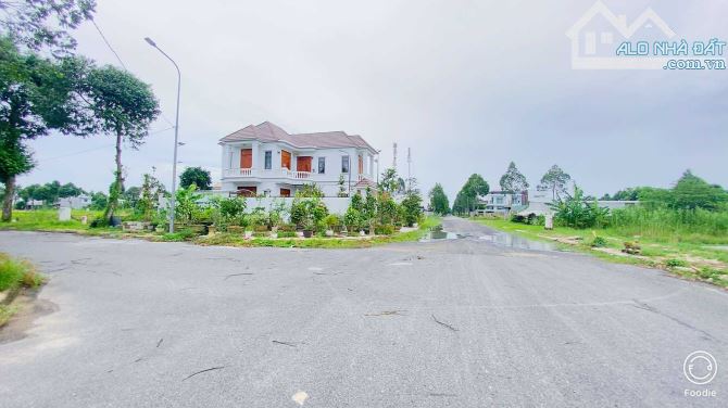 Cho thuê đất 100 m2 góc 2 mặt tiền KDC Thiên Lộc 3,5 triệu