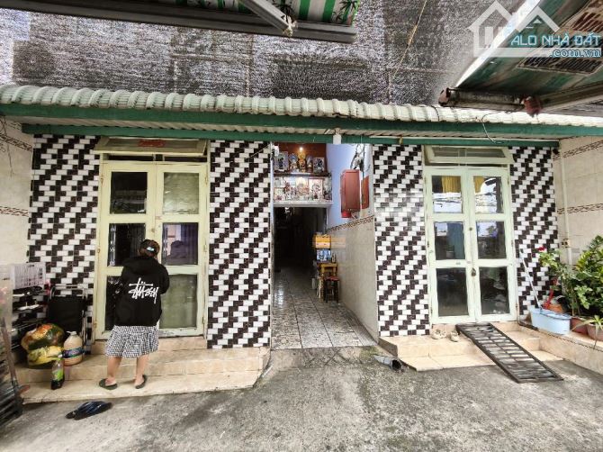Căn hộ dịch vụ, Trung Chánh, Hóc Môn, Dt 6,7x23m (156m2). Dòng tiền 15tr/th.