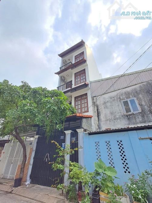 CHỈ 8.X TỶ – 71M² (4X17M) – 4 TẦNG – SÁT NGUYỄN OANH – ĐƯỜNG 6M XE HƠI NGỦ NHÀ – DÒNG TIỀN