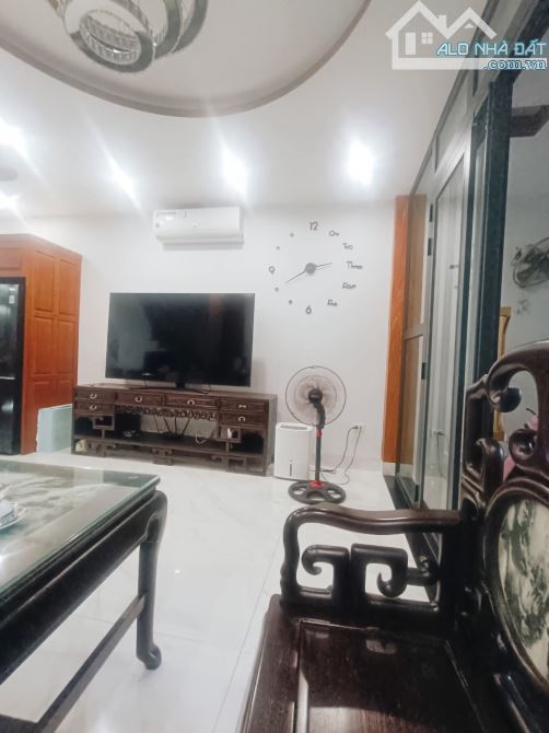Bán nhà Ngõ 36/14 Dịch Vọng Hậu, 40m2, 5T, 9.8 tỷ, Cầu Giấy