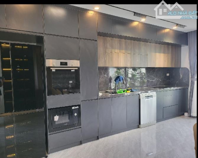 13.x tỷ/ 42 m2 /7  tầng/ 4.8 M tiền / Gara Ô tô/ 1 Nhà Ra phố - 11