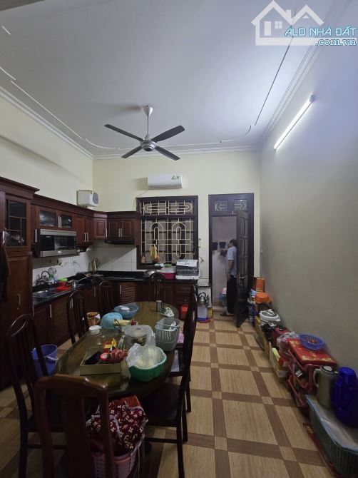 bán nhà ngõ ô tô tránh Nghĩa Đô Cầu Giấy. Sổ A4 76m, 4 tầng MT5m Giá 30 tỷ Đầu tư cực đpj - 1