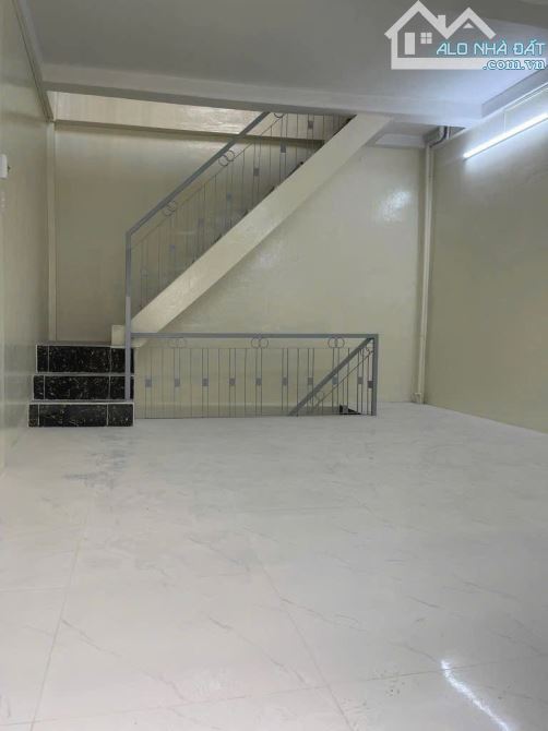BÁN NHÀ TÂN THÀNH, QUẬN 5 – 2TỶ 990 – DÒNG TIỀN TỐT CHO THUÊ 8tr/THANG-VỊ TRÍ ĐẸP - 1
