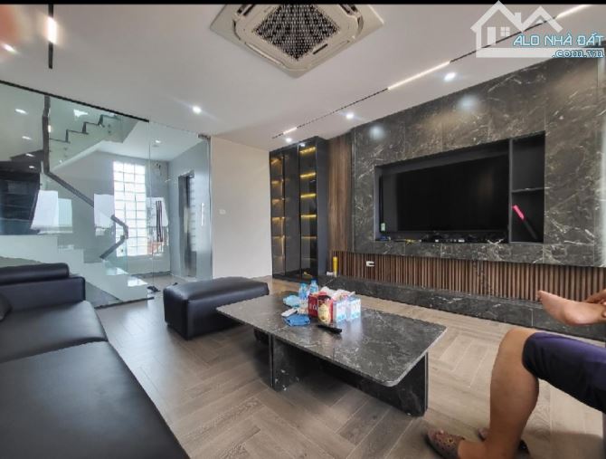 13.x tỷ/ 42 m2 /7  tầng/ 4.8 M tiền / Gara Ô tô/ 1 Nhà Ra phố - 1