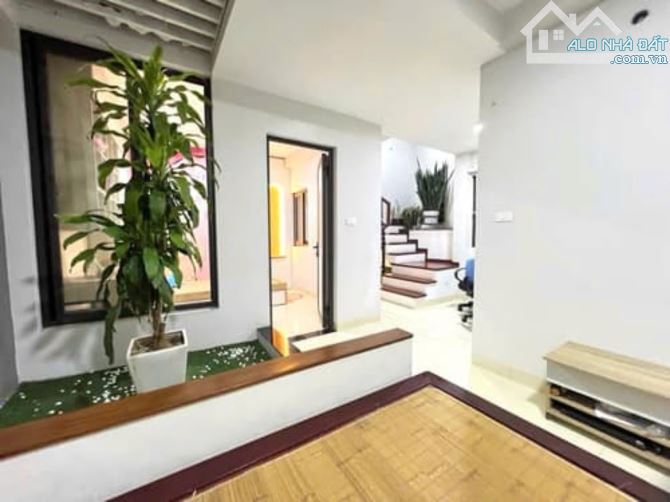 BÁN NHÀ ĐƯỜNG MỄ TRÌ: 40M 5T LÔ GÓC, DÂN XÂY, NGÕ THÔNG, Ô TÔ ĐỖ CỬA, HX KEANGNAM, SỔ ĐẸP, - 1