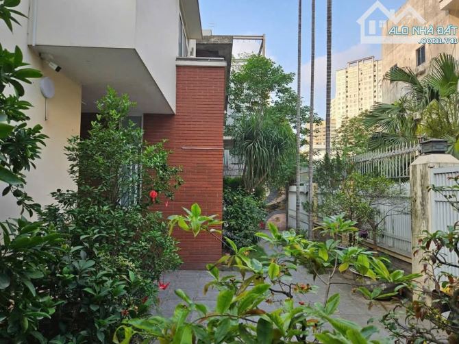 BIỆT THỰ ĐẲNG CẤP HÀ ĐÔNG - VỈA HÈ - Ô TÔ TRÁNH - LÔ GÓC - 3 MẶT THOÁNG - 1