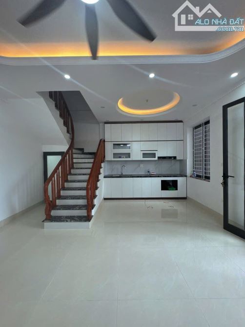 🏡 Bán nhà phố Ngô Gia Tự - 85m², 5 tầng mới kính coong – Ô tô đỗ cổng – Giá nhỉnh 6 tỷ - 1